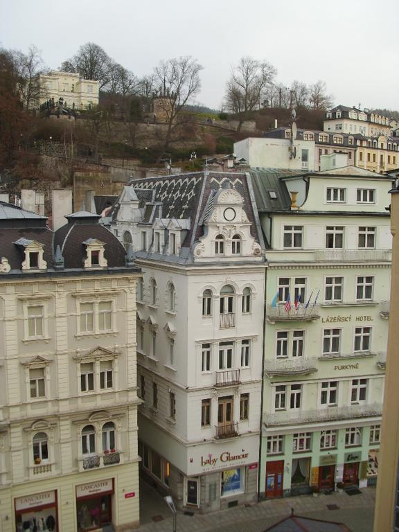 Apartment In City Center - Morassi Karlsbad Exteriör bild