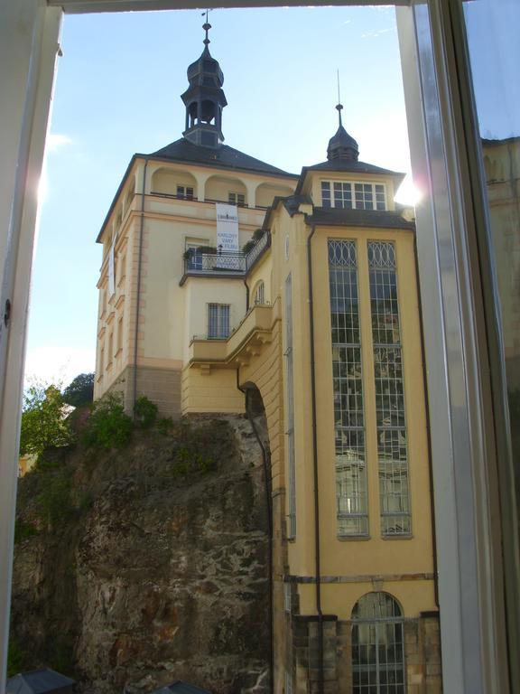 Apartment In City Center - Morassi Karlsbad Exteriör bild