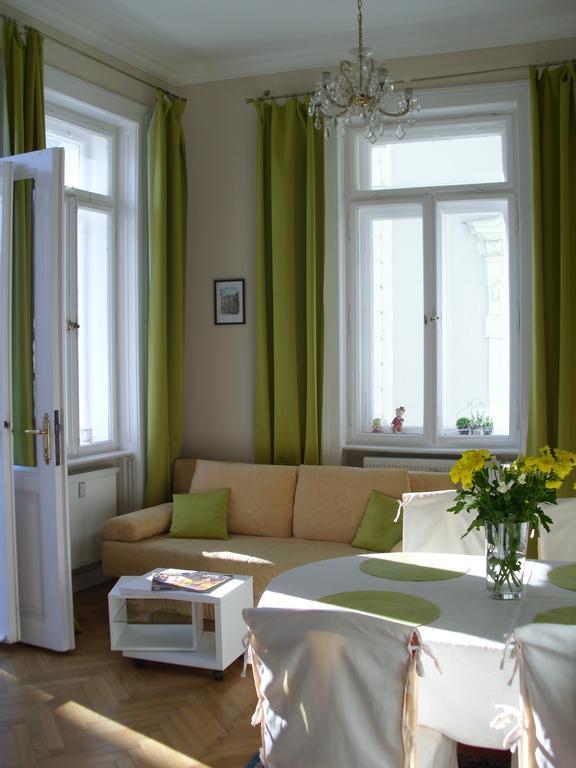Apartment In City Center - Morassi Karlsbad Exteriör bild